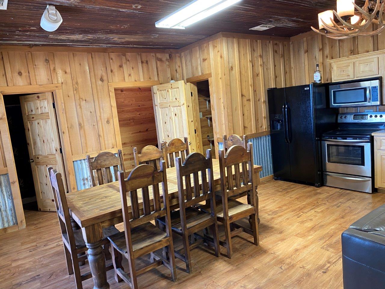 BunkHouse1-kitchen